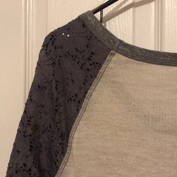 Vanity Cross design lace 3/4 sleeves shirt - Picture 7 of 7